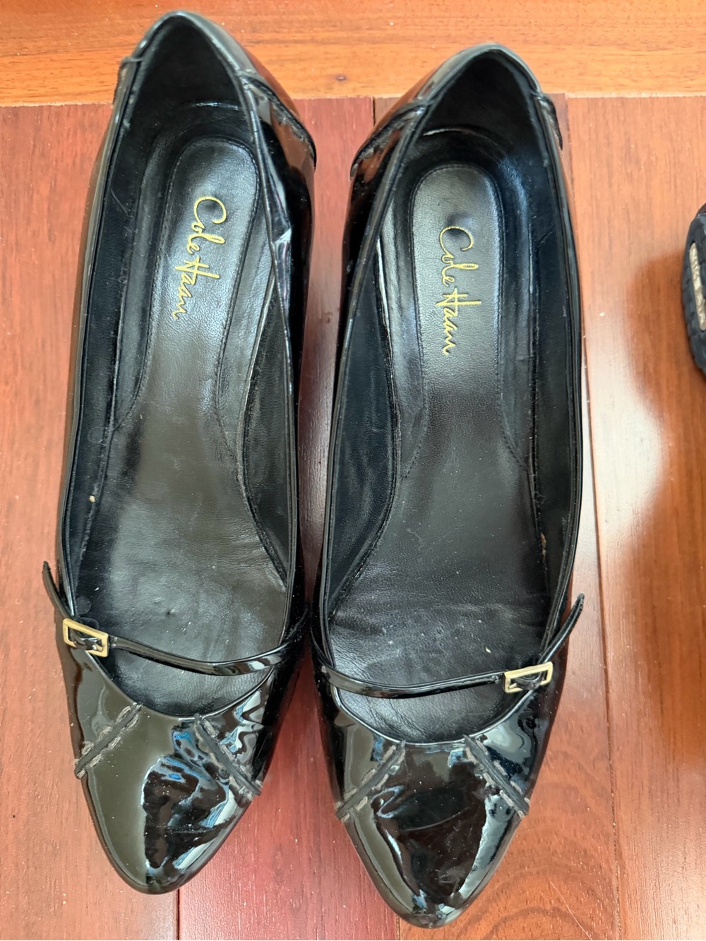 Cole Haan Black Patent Pointed-Toe with Slim Strap 9b platform